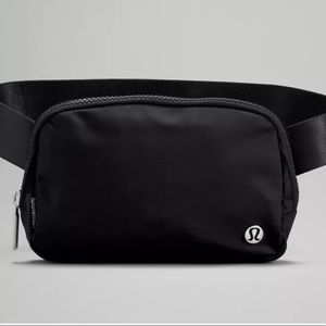 Lululemon Everywhere Belt Bag